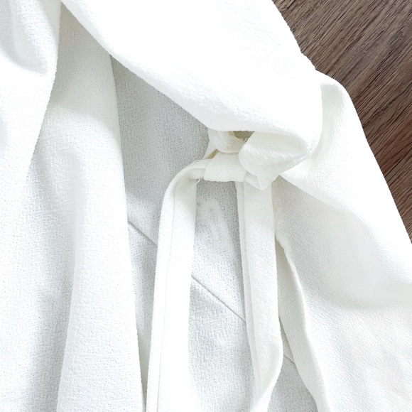 White shirt with open arm details and ties - Picture 6 of 7